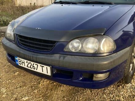 Синий Тойота Авенсис, объемом двигателя 1.8 л и пробегом 391 тыс. км за 3500 $, фото 1 на Automoto.ua