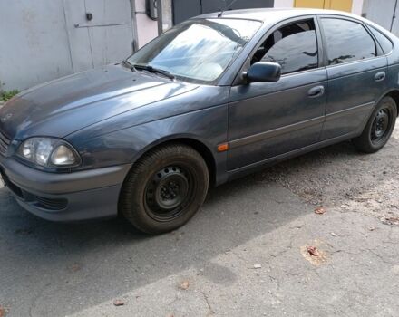 Синий Тойота Авенсис, объемом двигателя 1.6 л и пробегом 210 тыс. км за 2300 $, фото 1 на Automoto.ua