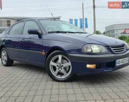 Синий Тойота Авенсис, объемом двигателя 1.8 л и пробегом 327 тыс. км за 3399 $, фото 1 на Automoto.ua