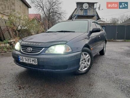 Синій Тойота Авенсіс, об'ємом двигуна 2 л та пробігом 235 тис. км за 3350 $, фото 1 на Automoto.ua