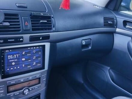 Синий Тойота Авенсис, объемом двигателя 1.8 л и пробегом 285 тыс. км за 6500 $, фото 1 на Automoto.ua