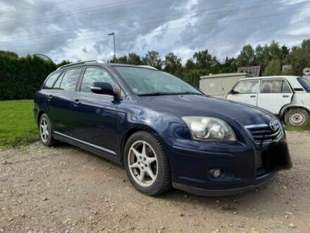 Синий Тойота Авенсис, объемом двигателя 2 л и пробегом 321 тыс. км за 2750 $, фото 1 на Automoto.ua