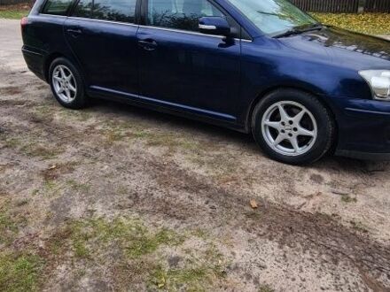 Синий Тойота Авенсис, объемом двигателя 2 л и пробегом 380 тыс. км за 3300 $, фото 1 на Automoto.ua