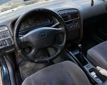 Зеленый Тойота Авенсис, объемом двигателя 2 л и пробегом 481 тыс. км за 2600 $, фото 2 на Automoto.ua