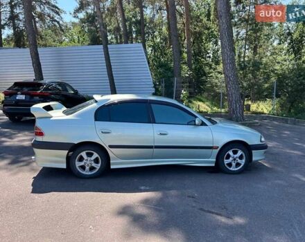 Зелений Тойота Авенсіс, об'ємом двигуна 1.8 л та пробігом 323 тис. км за 4100 $, фото 2 на Automoto.ua
