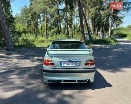 Зелений Тойота Авенсіс, об'ємом двигуна 1.8 л та пробігом 323 тис. км за 4100 $, фото 4 на Automoto.ua