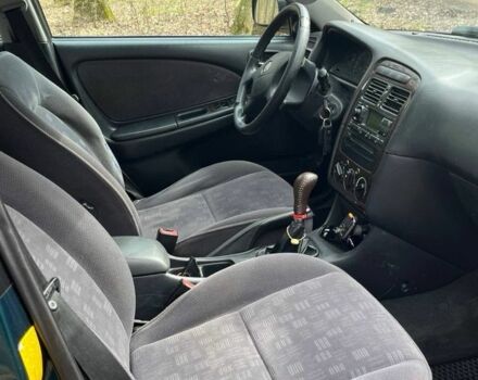 Зеленый Тойота Авенсис, объемом двигателя 1.8 л и пробегом 340 тыс. км за 3500 $, фото 2 на Automoto.ua