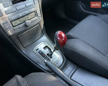 Зеленый Тойота Авенсис, объемом двигателя 2 л и пробегом 205 тыс. км за 4700 $, фото 20 на Automoto.ua
