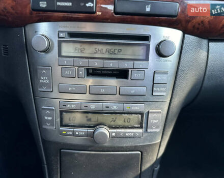 Зеленый Тойота Авенсис, объемом двигателя 2 л и пробегом 205 тыс. км за 4700 $, фото 19 на Automoto.ua