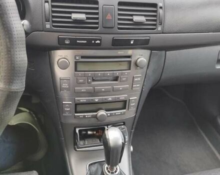 Зеленый Тойота Авенсис, объемом двигателя 2 л и пробегом 233 тыс. км за 4900 $, фото 4 на Automoto.ua