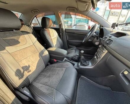 Зеленый Тойота Авенсис, объемом двигателя 1.8 л и пробегом 254 тыс. км за 5500 $, фото 30 на Automoto.ua