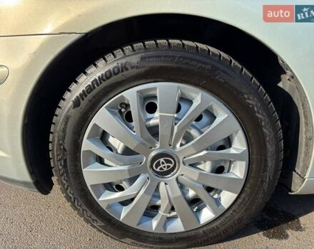 Зеленый Тойота Авенсис, объемом двигателя 1.8 л и пробегом 254 тыс. км за 5500 $, фото 11 на Automoto.ua