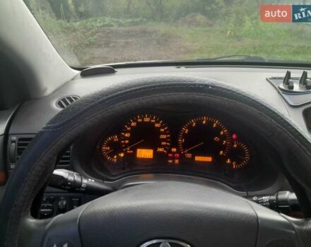 Зеленый Тойота Авенсис, объемом двигателя 1.76 л и пробегом 266 тыс. км за 5000 $, фото 3 на Automoto.ua