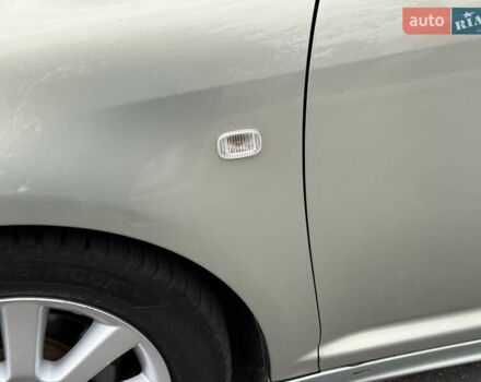 Зеленый Тойота Авенсис, объемом двигателя 1.8 л и пробегом 285 тыс. км за 5999 $, фото 18 на Automoto.ua