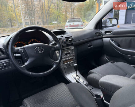 Зеленый Тойота Авенсис, объемом двигателя 1.8 л и пробегом 285 тыс. км за 5999 $, фото 8 на Automoto.ua