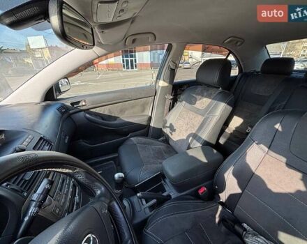 Зеленый Тойота Авенсис, объемом двигателя 1.8 л и пробегом 254 тыс. км за 5500 $, фото 17 на Automoto.ua