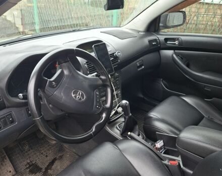 Зеленый Тойота Авенсис, объемом двигателя 1.8 л и пробегом 320 тыс. км за 4500 $, фото 7 на Automoto.ua