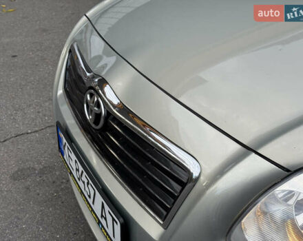 Зеленый Тойота Авенсис, объемом двигателя 1.8 л и пробегом 285 тыс. км за 5999 $, фото 16 на Automoto.ua