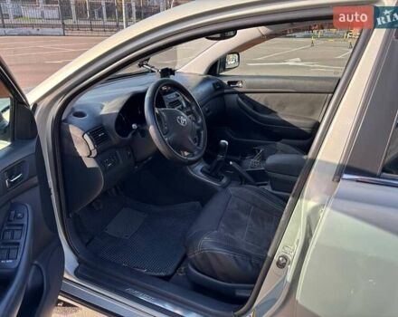 Зеленый Тойота Авенсис, объемом двигателя 1.8 л и пробегом 254 тыс. км за 5500 $, фото 24 на Automoto.ua