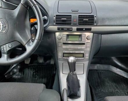 Зеленый Тойота Авенсис, объемом двигателя 1.79 л и пробегом 96 тыс. км за 9300 $, фото 5 на Automoto.ua