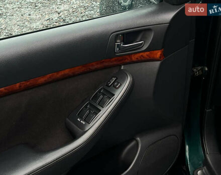 Зеленый Тойота Авенсис, объемом двигателя 2 л и пробегом 304 тыс. км за 7190 $, фото 7 на Automoto.ua