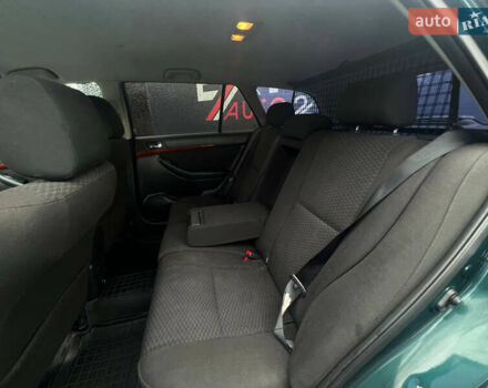 Зеленый Тойота Авенсис, объемом двигателя 2 л и пробегом 304 тыс. км за 7190 $, фото 8 на Automoto.ua