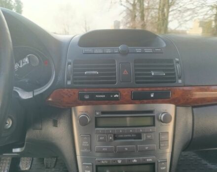 Зелений Тойота Авенсіс, об'ємом двигуна 1.8 л та пробігом 186 тис. км за 5950 $, фото 12 на Automoto.ua