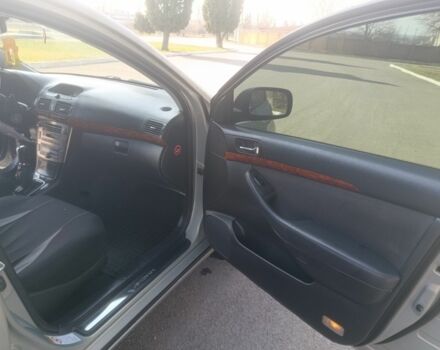 Зелений Тойота Авенсіс, об'ємом двигуна 1.8 л та пробігом 186 тис. км за 5950 $, фото 10 на Automoto.ua