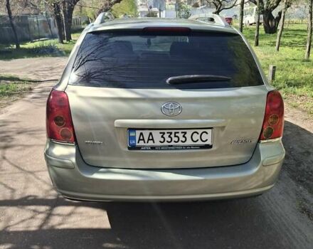 Зеленый Тойота Авенсис, объемом двигателя 2 л и пробегом 221 тыс. км за 5500 $, фото 2 на Automoto.ua