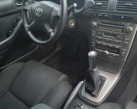 Зеленый Тойота Авенсис, объемом двигателя 2 л и пробегом 221 тыс. км за 5500 $, фото 19 на Automoto.ua