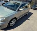 Зеленый Тойота Авенсис, объемом двигателя 2 л и пробегом 233 тыс. км за 6850 $, фото 3 на Automoto.ua