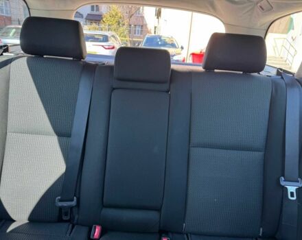 Зеленый Тойота Авенсис, объемом двигателя 2 л и пробегом 233 тыс. км за 6850 $, фото 9 на Automoto.ua