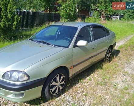 Зелений Тойота Авенсіс, об'ємом двигуна 1.76 л та пробігом 323 тис. км за 4400 $, фото 3 на Automoto.ua