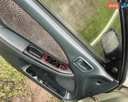 Зелений Тойота Авенсіс, об'ємом двигуна 1.8 л та пробігом 420 тис. км за 2950 $, фото 6 на Automoto.ua