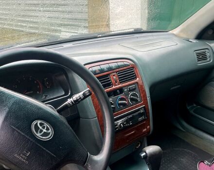 Зеленый Тойота Авенсис, объемом двигателя 1.8 л и пробегом 420 тыс. км за 2999 $, фото 3 на Automoto.ua