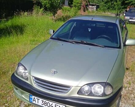 Зелений Тойота Авенсіс, об'ємом двигуна 1.76 л та пробігом 323 тис. км за 4400 $, фото 1 на Automoto.ua