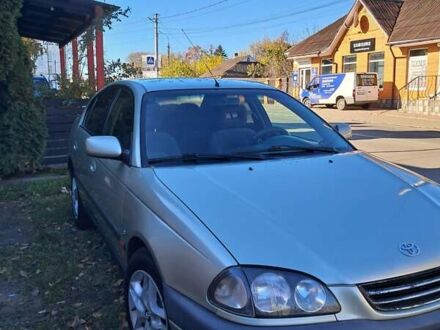 Зеленый Тойота Авенсис, объемом двигателя 1.8 л и пробегом 240 тыс. км за 4200 $, фото 1 на Automoto.ua