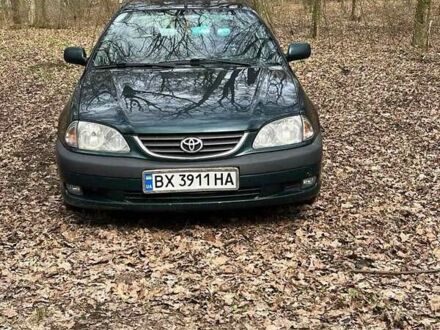 Зеленый Тойота Авенсис, объемом двигателя 1.79 л и пробегом 340 тыс. км за 3200 $, фото 1 на Automoto.ua