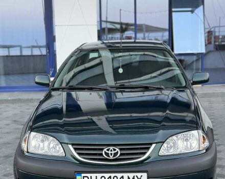 Зеленый Тойота Авенсис, объемом двигателя 2 л и пробегом 300 тыс. км за 3800 $, фото 1 на Automoto.ua