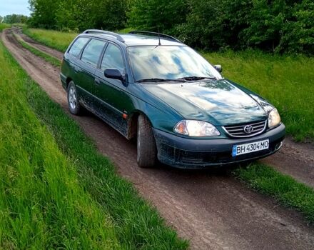 Зелений Тойота Авенсіс, об'ємом двигуна 1.8 л та пробігом 250 тис. км за 3999 $, фото 1 на Automoto.ua