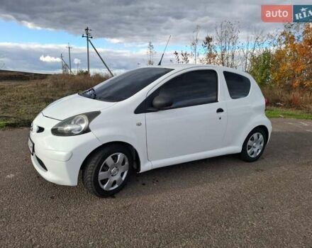 Белый Тойота Айго, объемом двигателя 1 л и пробегом 111 тыс. км за 4300 $, фото 6 на Automoto.ua