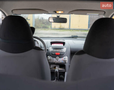 Білий Тойота Айго, об'ємом двигуна 1 л та пробігом 240 тис. км за 4000 $, фото 7 на Automoto.ua