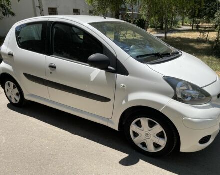 Білий Тойота Айго, об'ємом двигуна 0.9 л та пробігом 170 тис. км за 4000 $, фото 1 на Automoto.ua