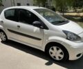Білий Тойота Айго, об'ємом двигуна 0.9 л та пробігом 170 тис. км за 4000 $, фото 1 на Automoto.ua