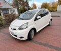 Белый Тойота Айго, объемом двигателя 1 л и пробегом 130 тыс. км за 4500 $, фото 1 на Automoto.ua