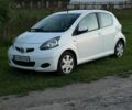 Белый Тойота Айго, объемом двигателя 1 л и пробегом 181 тыс. км за 4650 $, фото 1 на Automoto.ua