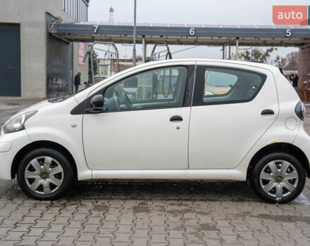 Білий Тойота Айго, об'ємом двигуна 1 л та пробігом 240 тис. км за 4000 $, фото 2 на Automoto.ua