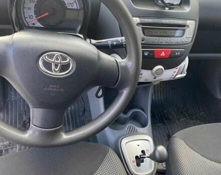 Белый Тойота Айго, объемом двигателя 1 л и пробегом 185 тыс. км за 6100 $, фото 3 на Automoto.ua