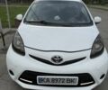 Белый Тойота Айго, объемом двигателя 1 л и пробегом 105 тыс. км за 5900 $, фото 1 на Automoto.ua