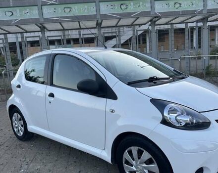 Білий Тойота Айго, об'ємом двигуна 1 л та пробігом 85 тис. км за 5400 $, фото 1 на Automoto.ua